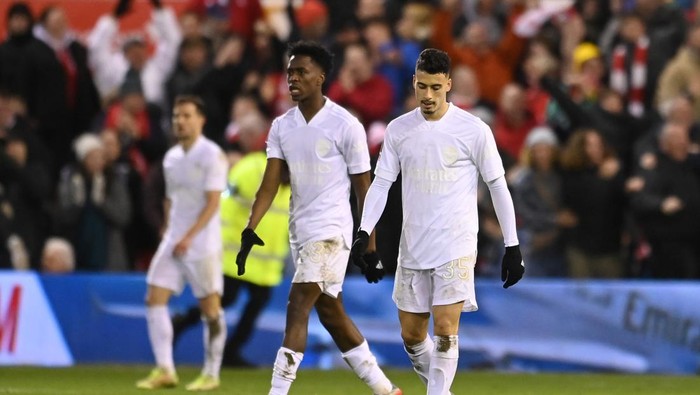 NOTTINGHAM, ENGLAND - JANUARY 09: Gabriel Martinelli of Arsenal looks dejected after the Nottingham Forest first goal scored by Lewis Grabban (Not pictured) during the Emirates FA Cup Third Round match between Nottingham Forest and Arsenal at City Ground on January 09, 2022 in Nottingham, England. (Photo by Michael Regan/Getty Images)