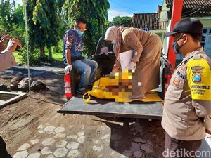 Mayat Perempuan Korban Banjir Jember Ditemukan di Pantai Mayat Perempuan Korban Banjir Jember Ditemukan di Pantai