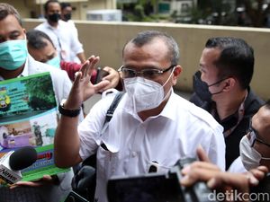 Bahagianya Ferdinand Hutahaean Usai Sidang Dakwaan: Seperti Makan Nasi Padang Bahagianya Ferdinand Hutahaean Usai Sidang Dakwaan: Seperti Makan Nasi Padang