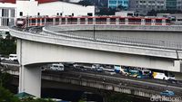 Diuji Coba, Kereta LRT Jabodebek Sukses Lintasi Kawasan Rasuna Said