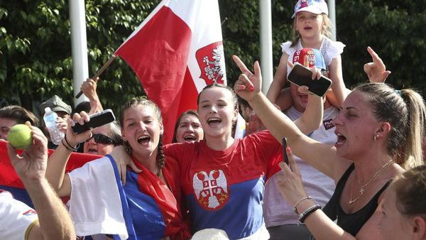 Banding Djokovic Dikabulkan, Pendukungnya Suka Cita