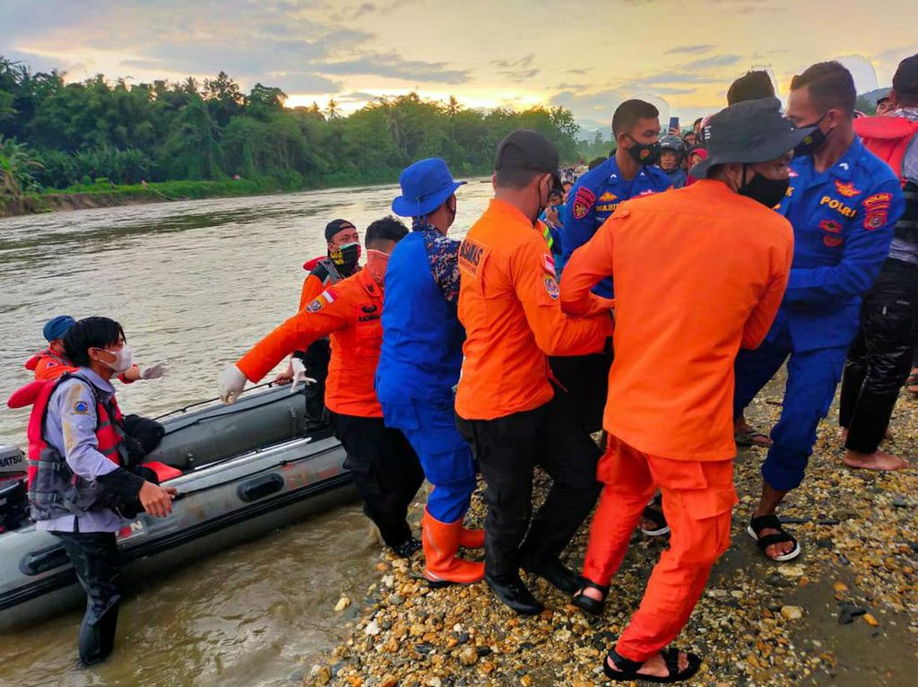 3 Hari Pencarian, Remaja Terseret Arus di Konawe Ditemukan Tewas 3 Hari Pencarian, Remaja Terseret Arus di Konawe Ditemukan Tewas