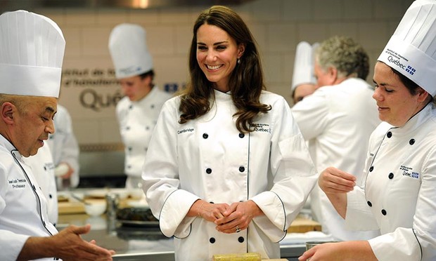 Kate juga senang memasak makan malam untuk keluarganya