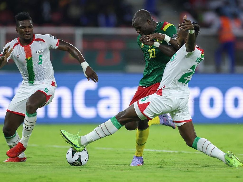 Tekel Ini Berbuah Kartu Kuning Perdana Piala Afrika 2021 Usai 40 Detik