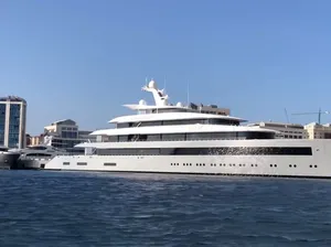 Crazy Rich Pendiri WhatsApp Kerjaannya Piknik Pakai Kapal Pesiar Crazy Rich Pendiri WhatsApp Kerjaannya Piknik Pakai Kapal Pesiar