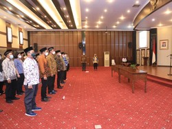 Lantik 35 Pejabat Fungsional, Sekjen Kemnaker: Pola Kerja Kita Ubah