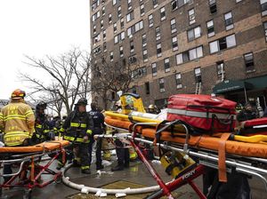19 Orang Tewas dalam Kebakaran Apartemen di New York City 19 Orang Tewas dalam Kebakaran Apartemen di New York City