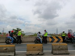 Ditilang Gegara Lintas Flyover Pesing, Pengendara Motor Ngaku Tak Lihat Rambu