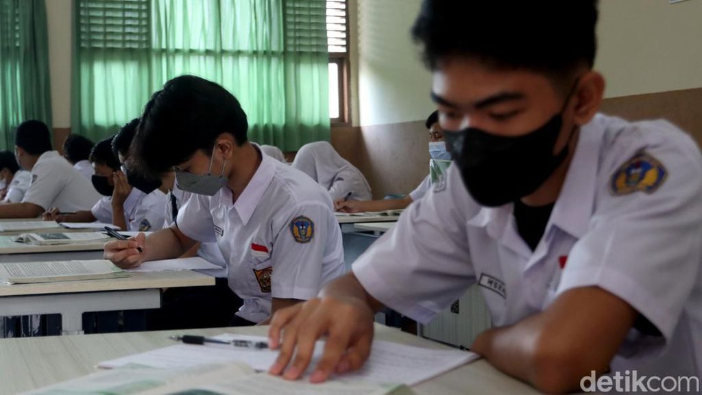 Ratusan Sekolah di Kota Bandung Gelar PTM 100 Persen Hari Ini