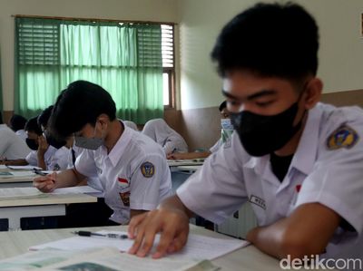Ratusan Sekolah di Kota Bandung Gelar PTM 100 Persen Hari Ini