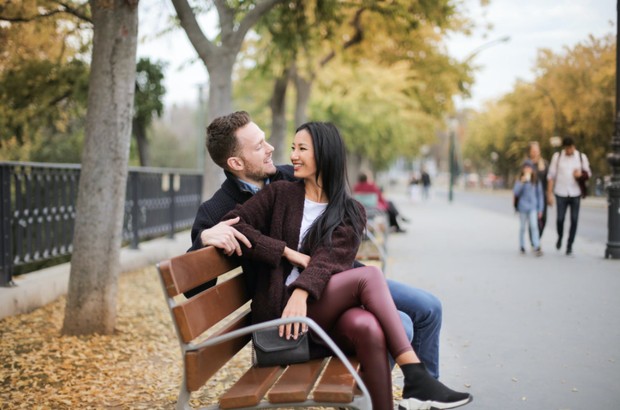 Selalu Lakukan Eye Contact saat Berbicara