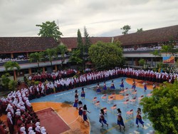Sambut PTM 100 Persen, Murid SMP di Bantul Gelar Tari Kursi