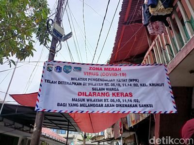 Sunyi Sepi di RW Krukut Jakbar saat Micro-lockdown Dijaga Polisi