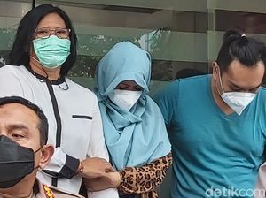 Velline Chu Si Ratu Begal Ditangkap Terkait Sabu Bareng Suaminya Velline Chu Si Ratu Begal Ditangkap Terkait Sabu Bareng Suaminya