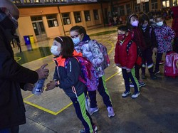 Horor Tengah Malam di Spanyol: Lagu Happy Birthday Terdengar dari Sekolah Tutup