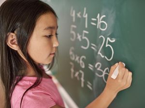 Terlalu Dini Malah Tak Optimal, Umur Berapa Sebaiknya Anak Boleh Ikut Les?