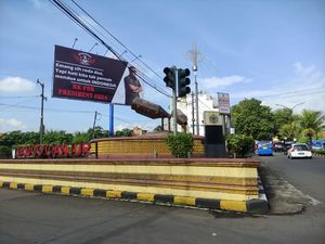 Baliho RK For Presiden 2024 di Cianjur Menghilang, Jadi Gambar Bank Daerah Baliho RK For Presiden 2024 di Cianjur Menghilang, Jadi Gambar Bank Daerah