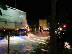 Banjir Mulai Rendam Jalur Arteri Ngawi-Caruban