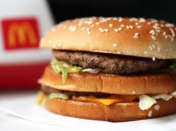 Makan Burger Jadi Rahasia Panjang Umur Nenek 106 Tahun
