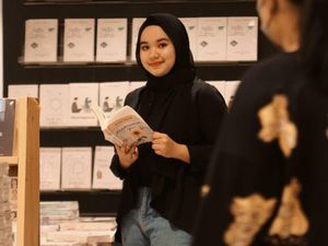 Tantangan Tulis Novel Remaja yang Nggak Sekadar Roman Picisan Tantangan Tulis Novel Remaja yang Nggak Sekadar Roman Picisan