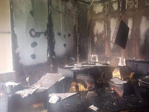 Gedung DPRD Batam Ruang Fraksi Hanura Terbakar, Begini 5 Informasinya Gedung DPRD Batam Ruang Fraksi Hanura Terbakar, Begini 5 Informasinya