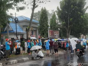 Geruduk Kantor Kemenkumham Riau, Imigran Afghanistan Minta Tempat Tinggal