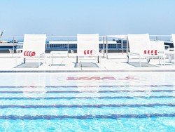 Keren, Bandara Ini Punya Infinity Pool dengan Pemandangan Landasan Pacu!