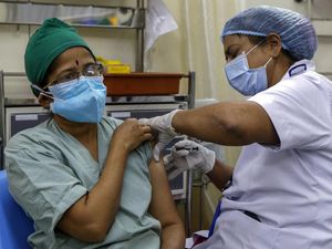 Kasus Omicron Melonjak di India Kasus Omicron Melonjak di India