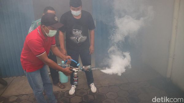 Laris Manis! Eks Sopir di Kudus Bikin Fogging Portable