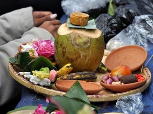 Jangan Ditendang! 5 Makanan Sesajen Ini Punya Makna Khusus Jangan Ditendang! 5 Makanan Sesajen Ini Punya Makna Khusus