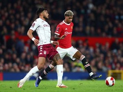 Viral Marcus Rashford Cuma Diam, Nggak Kejar Bola!