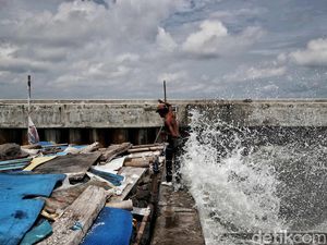 Ada Supermoon, BPBD DKI Ingatkan Waspada Banjir Pesisir di 10 Wilayah