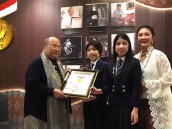 Pecahkan Rekor MURI, Mischka & Devon Raih Medali Internasional Terbanyak 2021