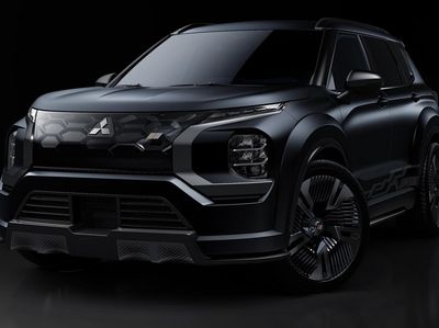Lihat Lebih Dekat Wujud Mitsubishi Vision Ralliart yang Serba Hitam dan Sporty