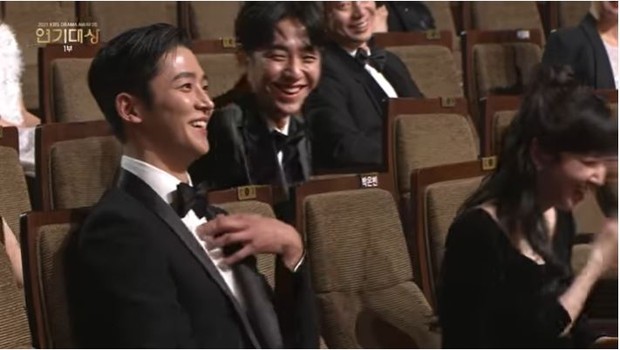 Reaksi Rowoon SF9 saat dipanggil Samchon di acara KBS Drama Awards 2021