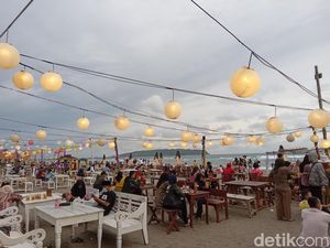 Ribuan Wisatawan Serbu Wisata Pangandaran Saat Weekday