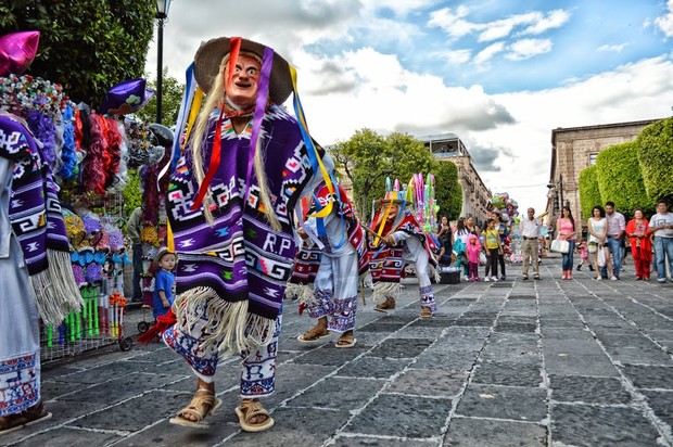 Sastra, Bahasa, dan, Budaya / foto : pexels.com/GenaroServin