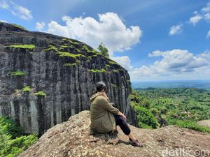 Sensasi Mendaki Gunung Api Purba Nglanggeran Berusia Jutaan Tahun Sensasi Mendaki Gunung Api Purba Nglanggeran Berusia Jutaan Tahun