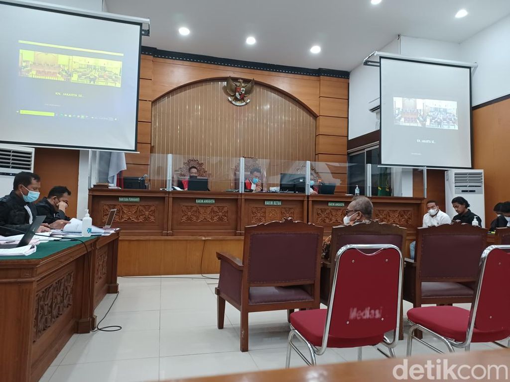 Dua Ahli Pidana Beda Pendapat soal Polisi Bela Diri Tembak Eks Laskar FPI Dua Ahli Pidana Beda Pendapat soal Polisi Bela Diri Tembak Eks Laskar FPI