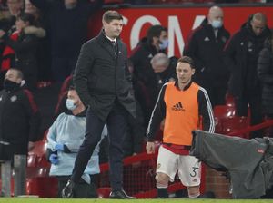 Boo untuk Steven Gerrard di Old Trafford