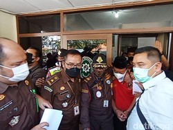 Tuntutan Kebiri Kimia Hingga Hukuman Mati untuk Herry Wirawan