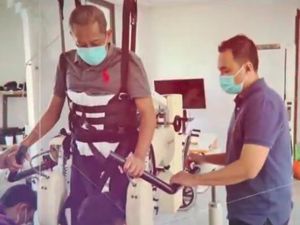 Kondisi Terkini Tukul Arwana: Sudah Lebih Baik dan Lakukan Terapi 3 Kali Kondisi Terkini Tukul Arwana: Sudah Lebih Baik dan Lakukan Terapi 3 Kali
