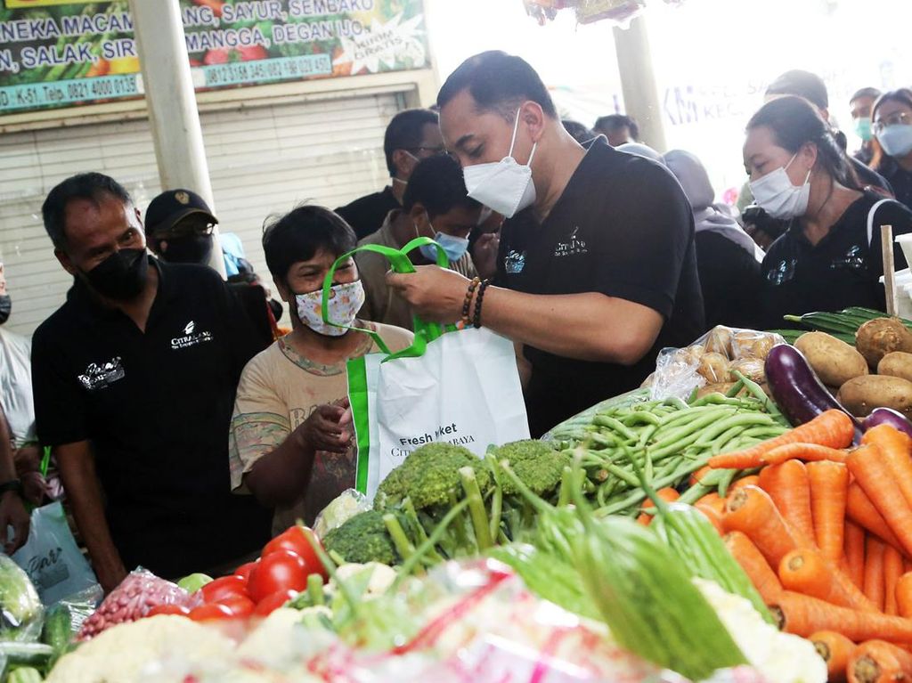 5 Pasar di Surabaya Akan Terapkan Bebas Kantong Plastik Tahun 2022 5 Pasar di Surabaya Akan Terapkan Bebas Kantong Plastik Tahun 2022