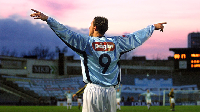 Tahun 1999 sampai 2001, Ibrahimovic memperkuat Malmo. Musim pertamanya, Ibra bikin satu gol dari enam penampilan sebagai pemain pengganti. Musim selanjutnya, Ibra bikin 11 gol (zlatanibrahimovic.com)