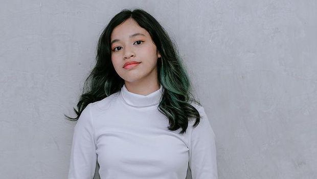 7 Potret Shakiena Azalea Putri Pasha Ungu