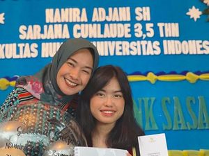 Proud to Be Mom! Anak Alya Rohali Lulus Cumlaude dari FHUI Proud to Be Mom! Anak Alya Rohali Lulus Cumlaude dari FHUI