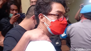 Potret Ardhito Pramono Tertunduk Usai Ditangkap Narkoba