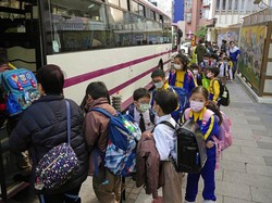 Seperti Jepang! Populasi Siswa di Hong Kong Juga Menurun