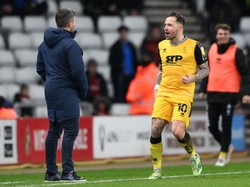 In Your Face! Striker Ini Rayakan Gol di Depan Muka Mantan Pelatihnya