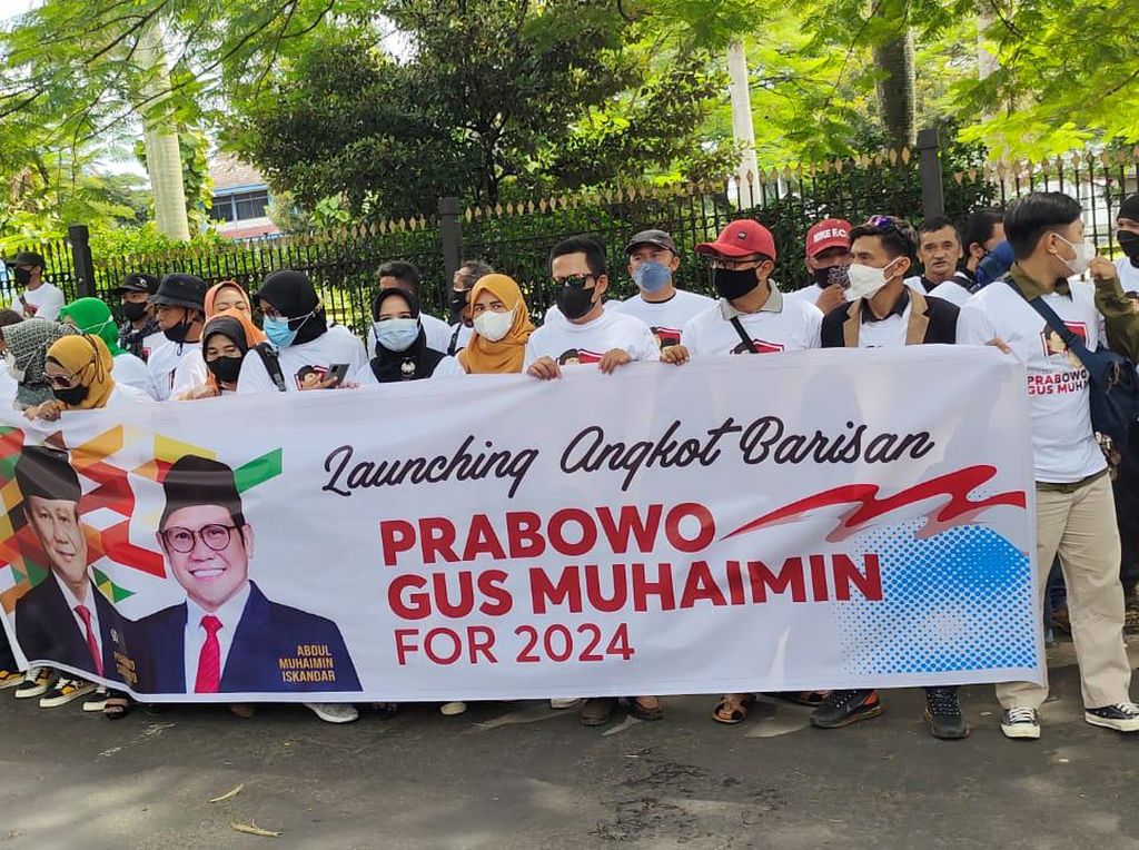 Relawan di Bandung Dukung Pasangan Prabowo-Muhaimin Maju Pilpres 2024